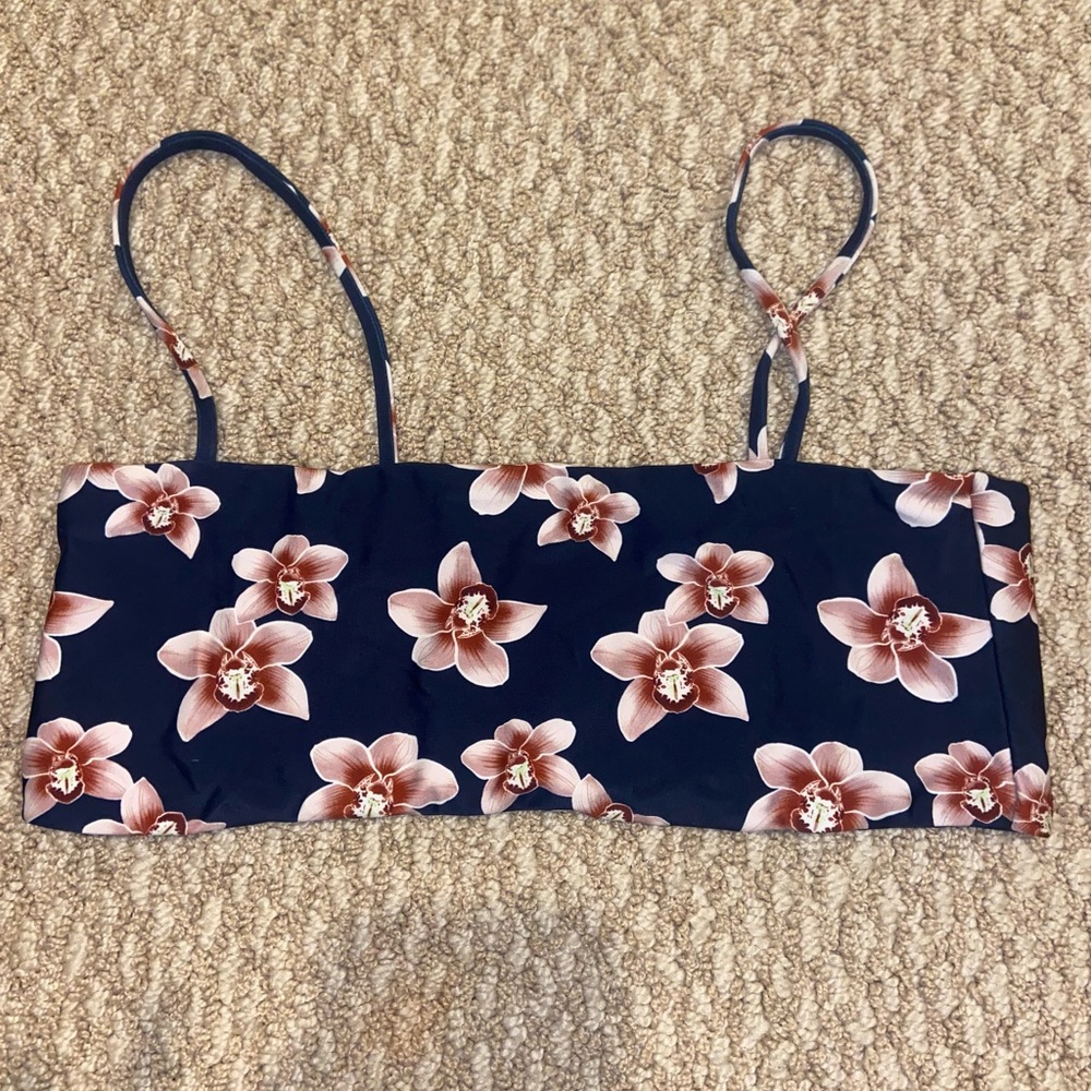 Acacia swimwear top size S lightly worn